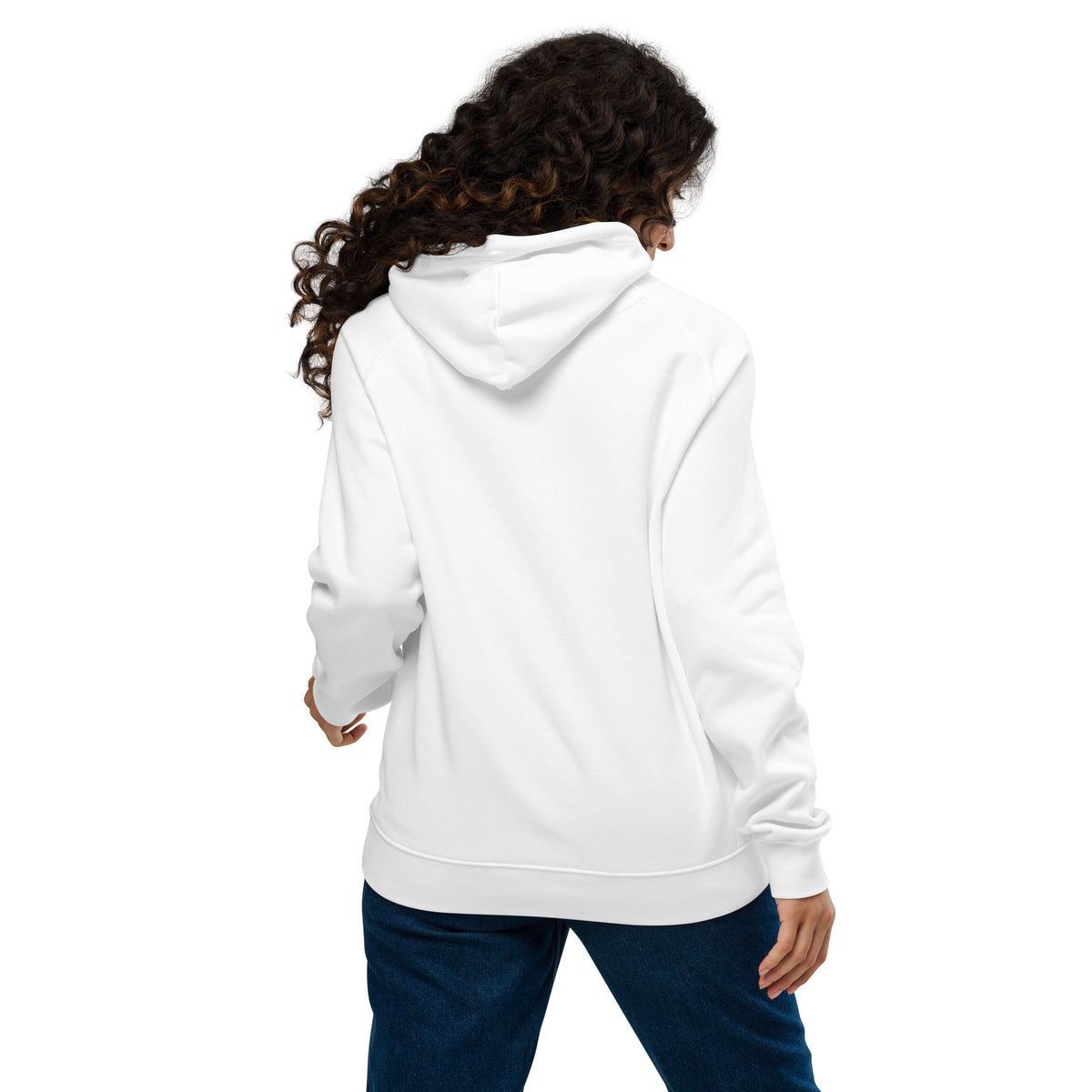 Sweat à capuche écologique H2O RESPIRO blanc, en tissu doux, porté par une femme de dos avec capuche relevée et manches longues.
